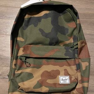 SOLD 💔 Herschel Army Classic